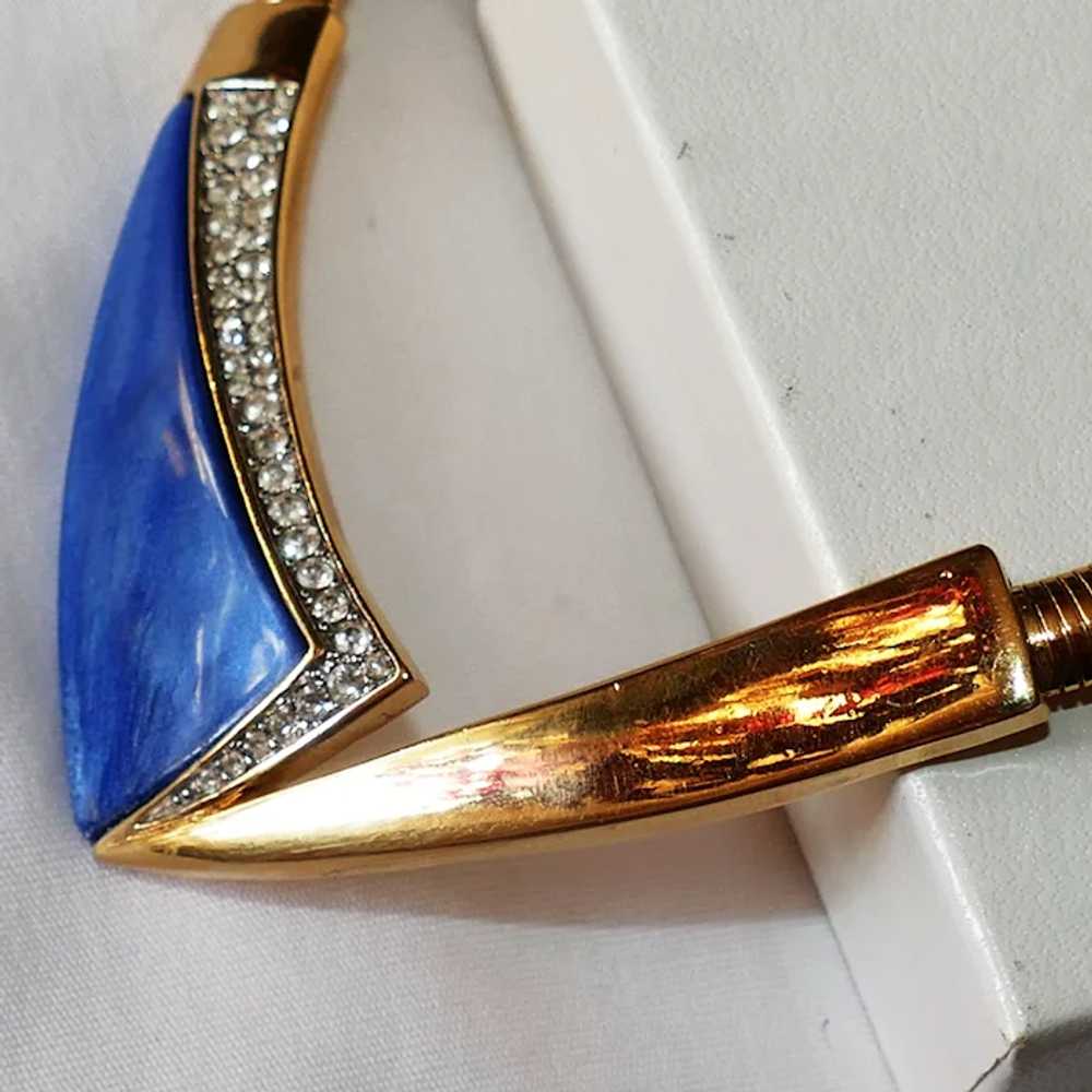 Modernist blue Lucite choker necklace designer Ku… - image 12