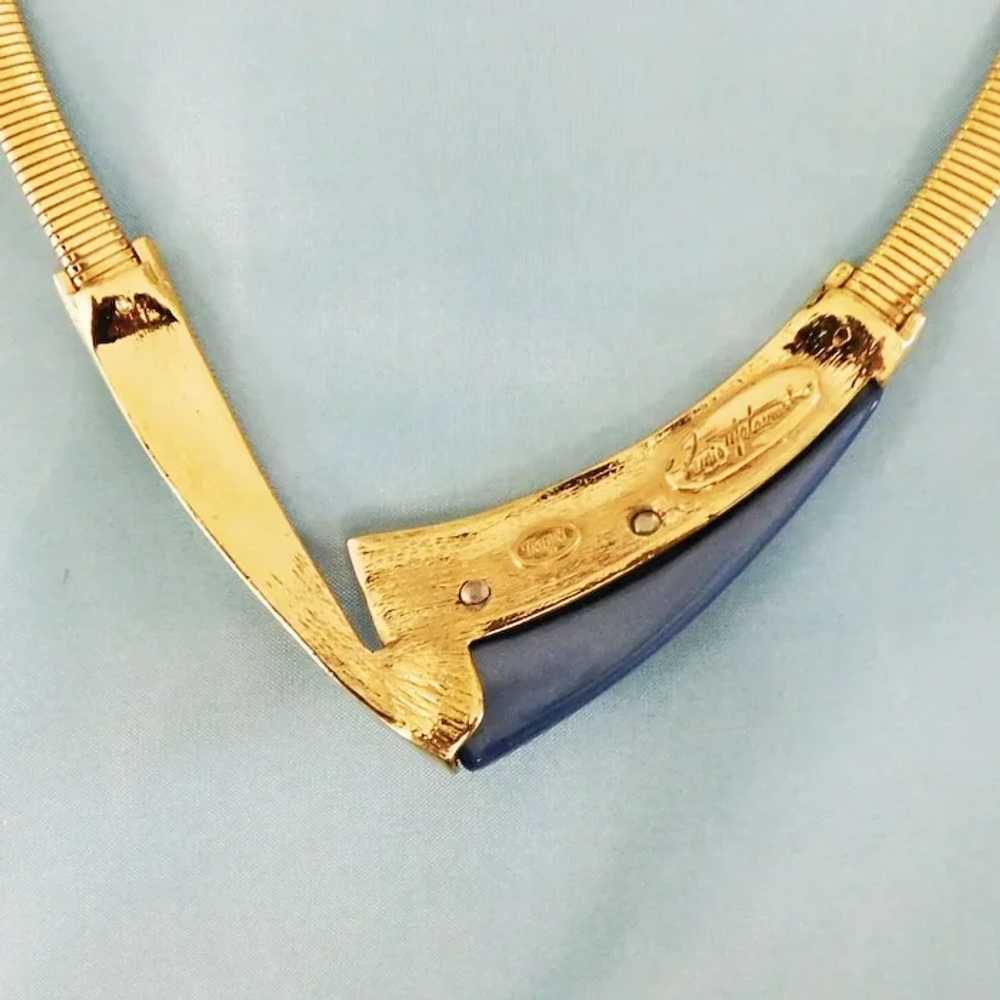 Modernist blue Lucite choker necklace designer Ku… - image 5