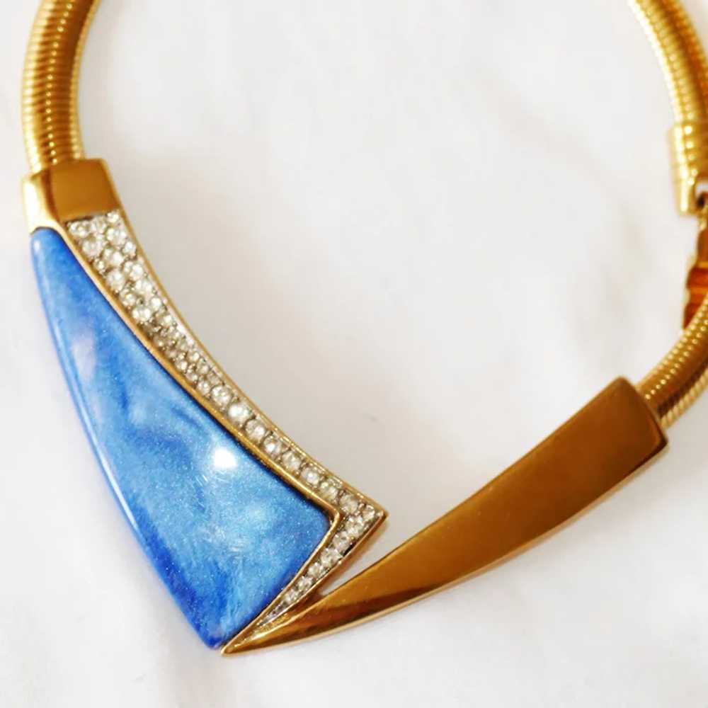 Modernist blue Lucite choker necklace designer Ku… - image 8