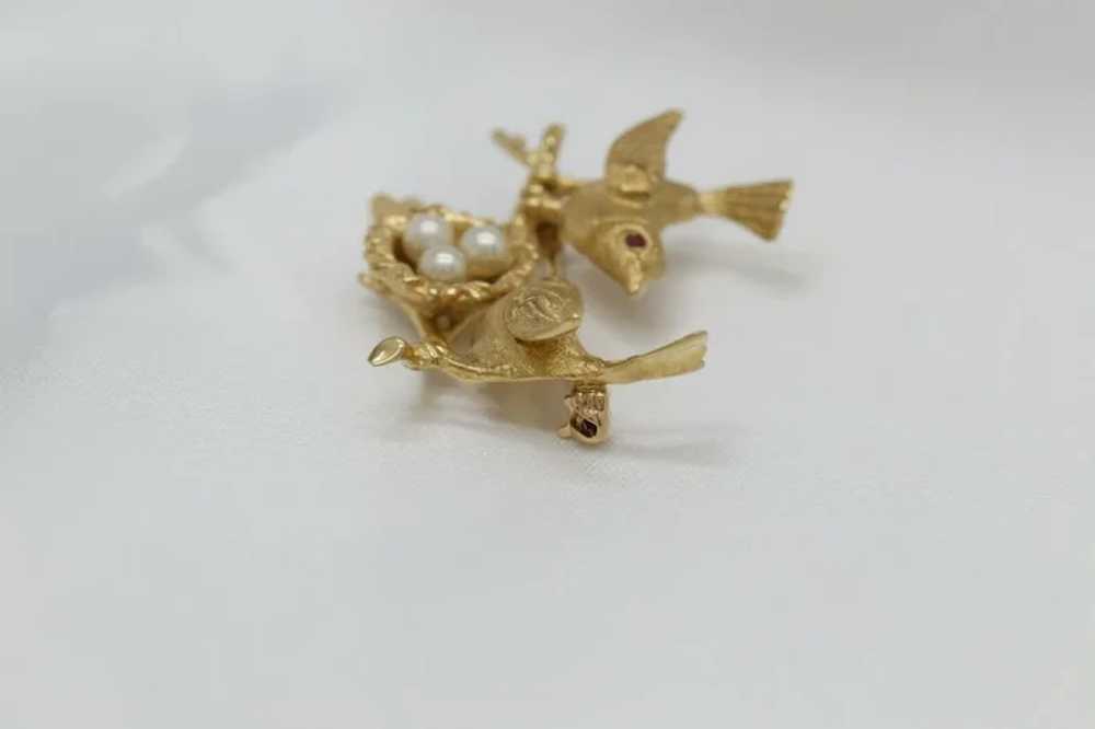14k Yellow Gold Birds & Pearl Nest Brooch Pin - 8… - image 2