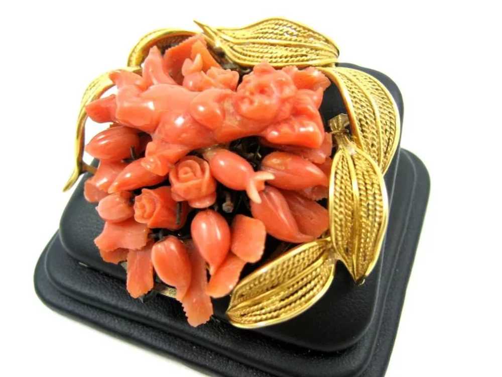 Vintage Art Nouveau 22k Cherub Carved Coral Brooch - image 1