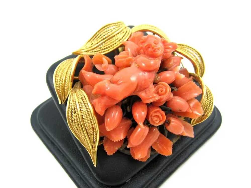 Vintage Art Nouveau 22k Cherub Carved Coral Brooch - image 2