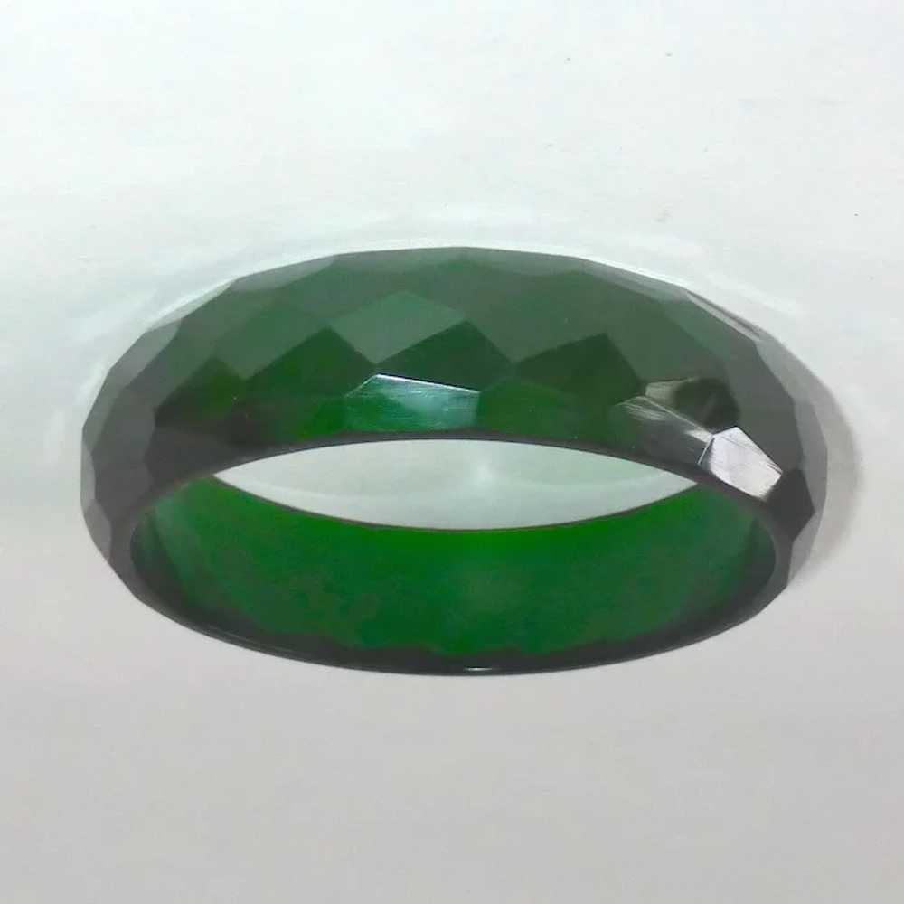 Bakelite Bracelet Faceted Green Prystal Bangle - image 7