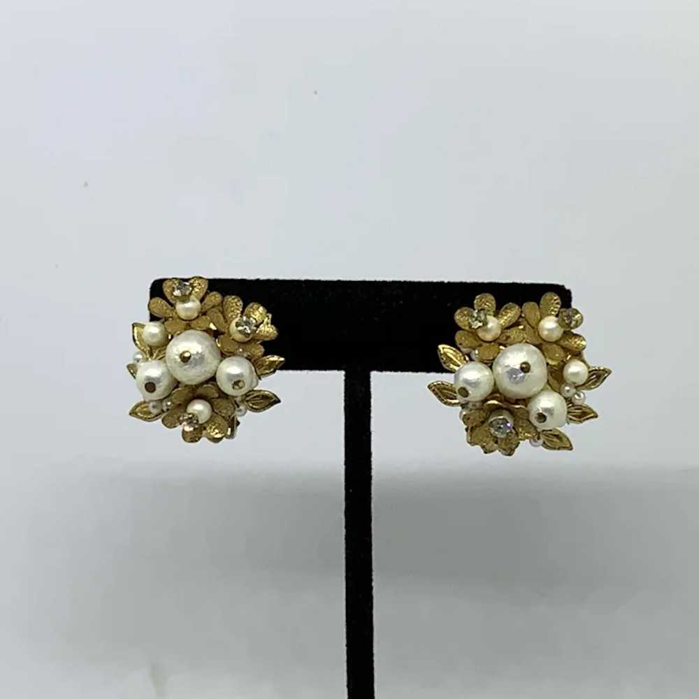 Floral Gold-tone Earrings Simulated Pearls Rhines… - image 3