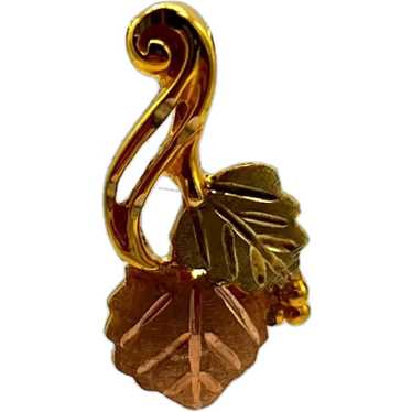 10K Tri-Gold Foliage Pendant