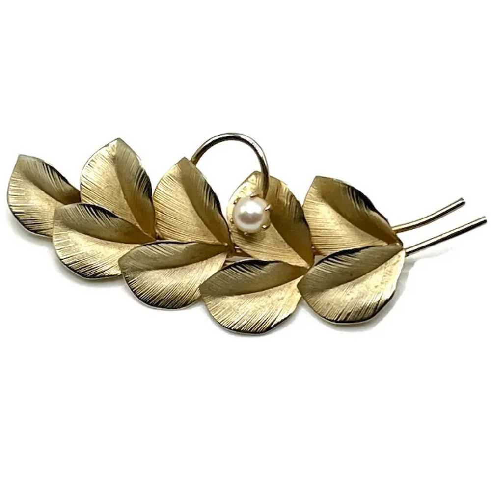 Vintage Goldtone Textured Leaves and Imitation Pe… - image 3