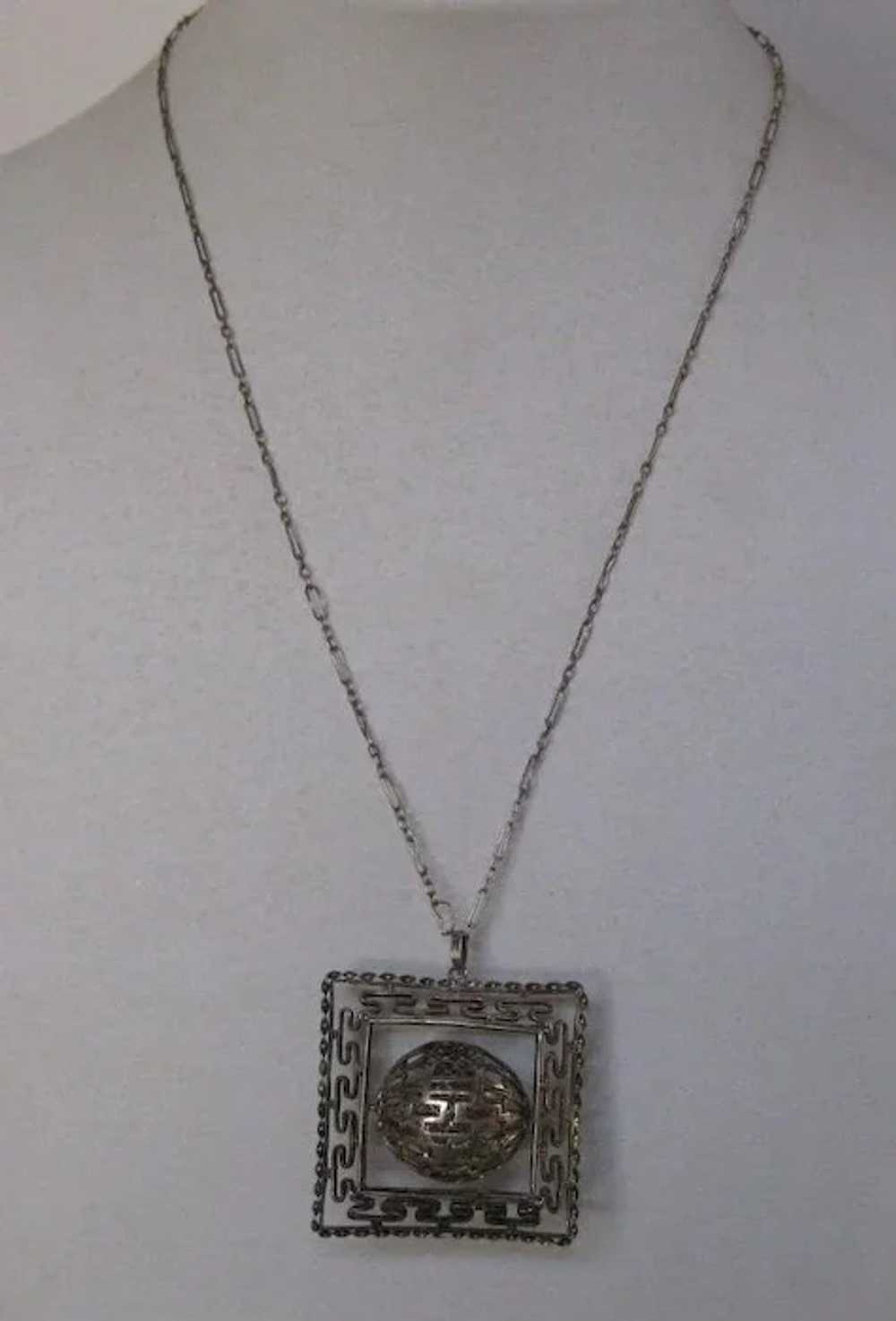 Antique Chinese Sterling Filigree Spinner Necklace - image 3