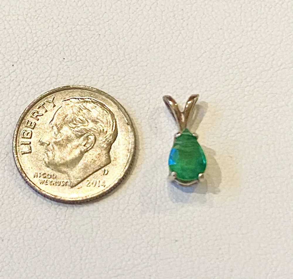 14K Pear Shaped Emerald Pendant - image 4