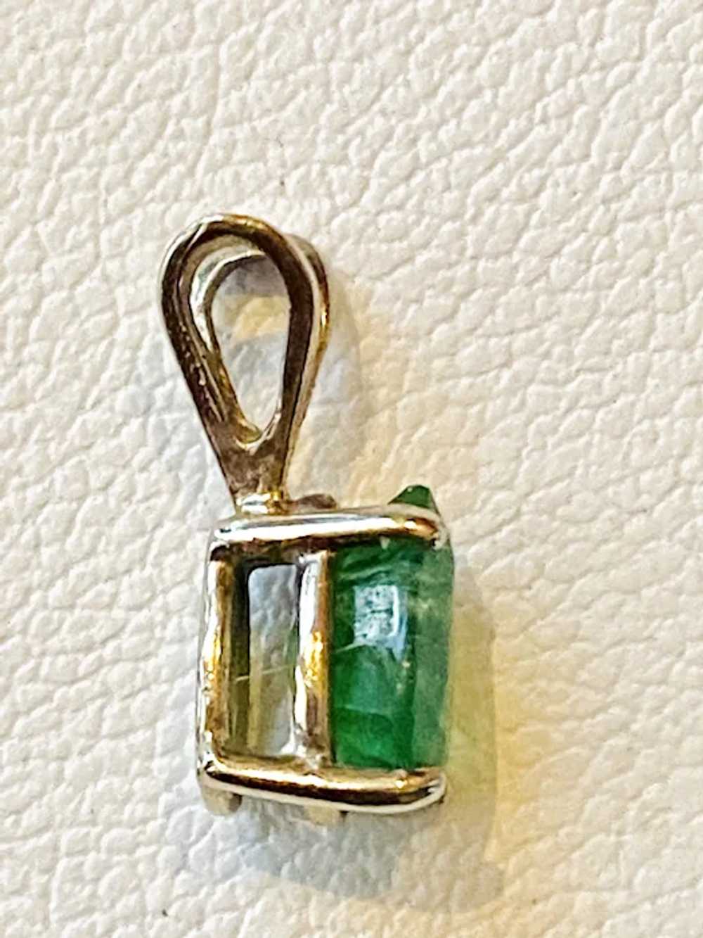 14K Pear Shaped Emerald Pendant - image 5