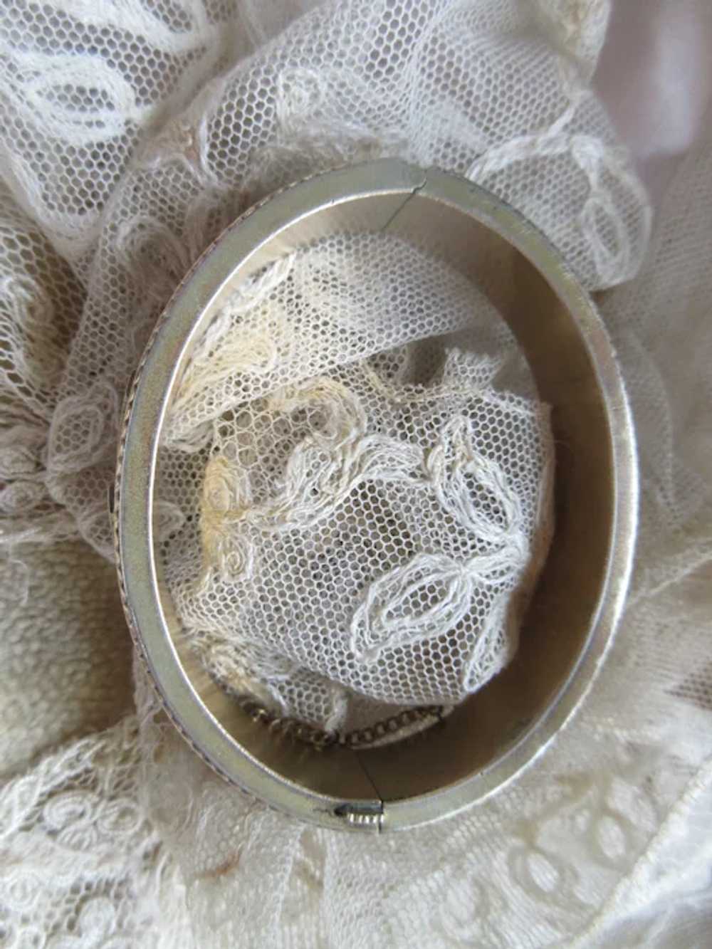 Victorian Antique Bangle Bracelet in Gold Fill  E… - image 4