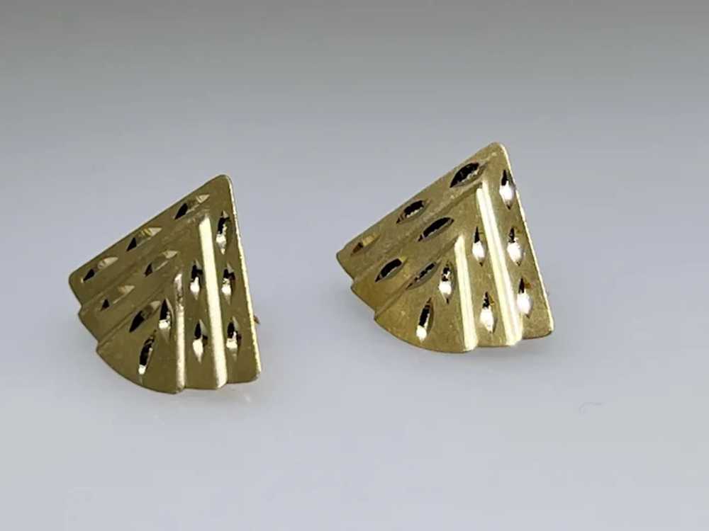 14kt Gold light fan shaped earrings, excellent es… - image 2