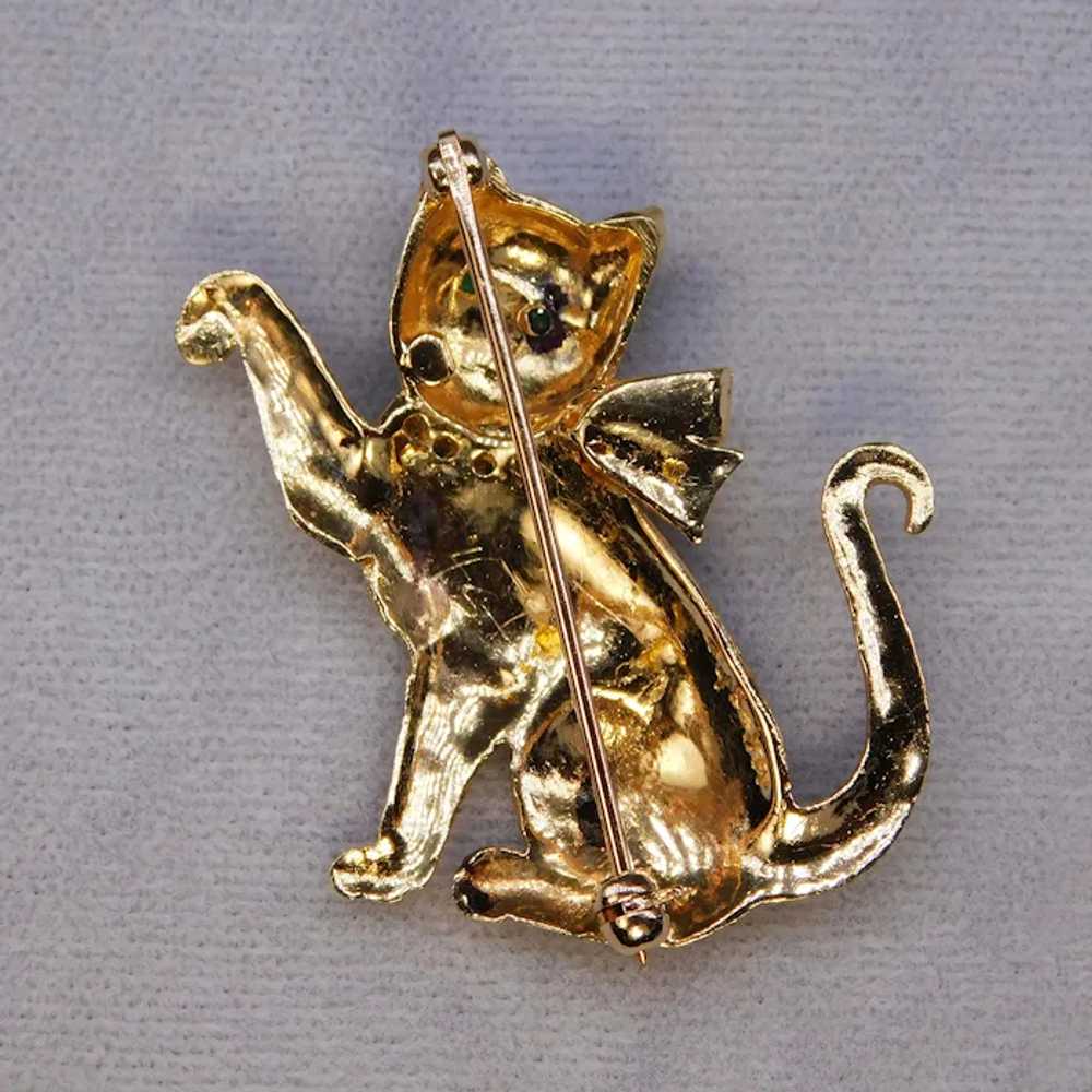 Vintage 14K Yellow Gold Emerald Cat Kitten Bow Br… - image 11