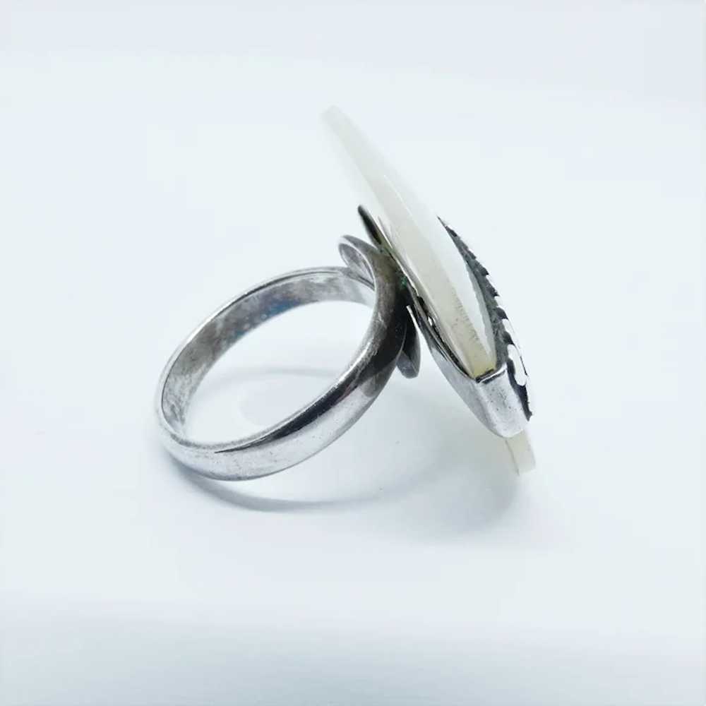 LARGE Mother of Pearl Silver Fashion Ring - image 3