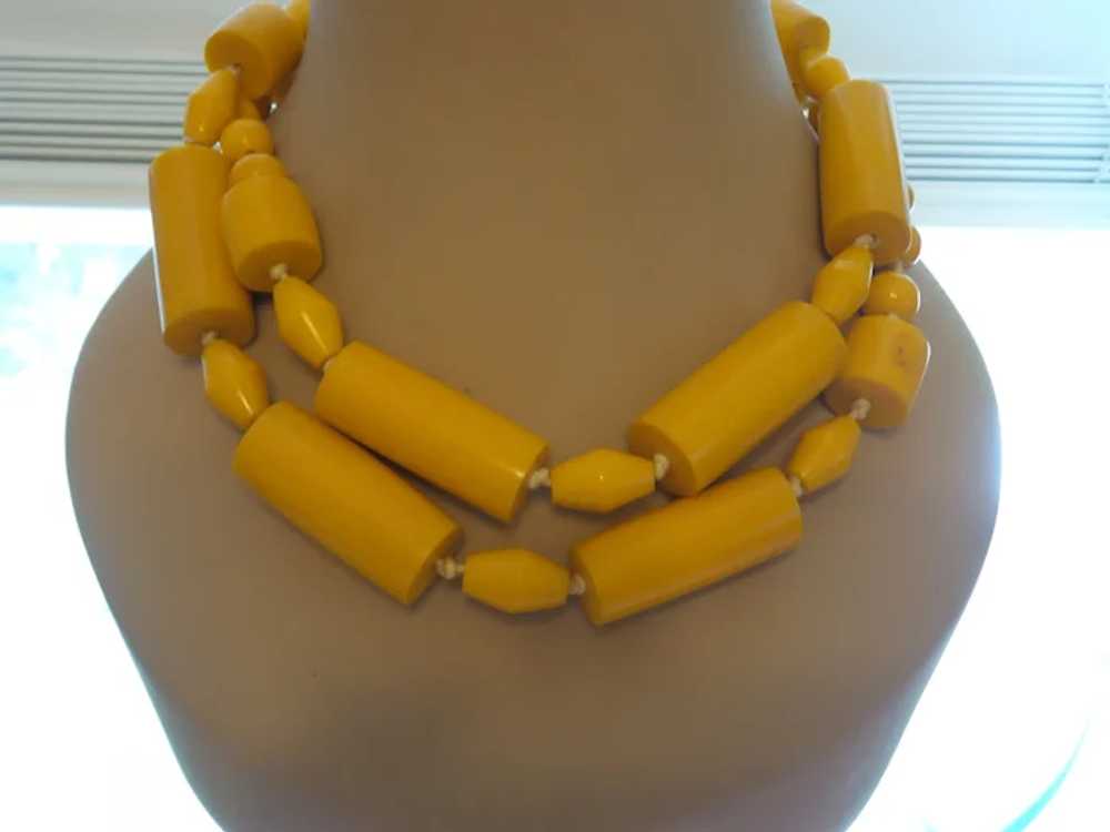 Vintage Sunny Yellow Bakelite Necklace - image 11
