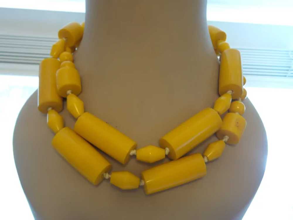 Vintage Sunny Yellow Bakelite Necklace - image 8