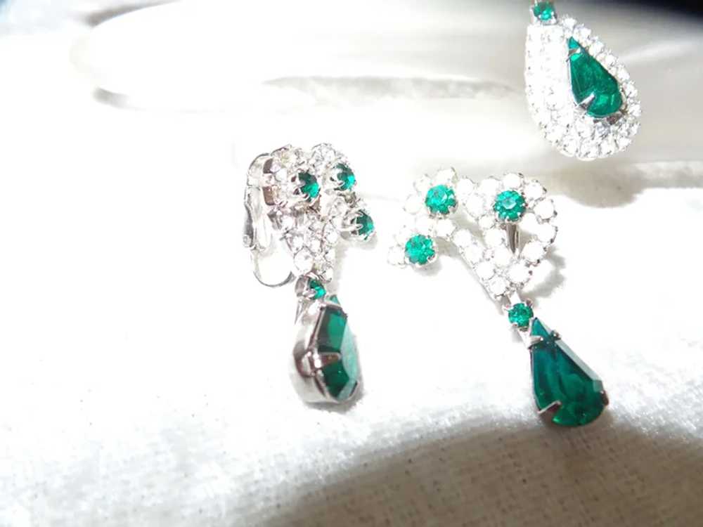 Faux Emerald and Rhinestone Brooch Set - image 6