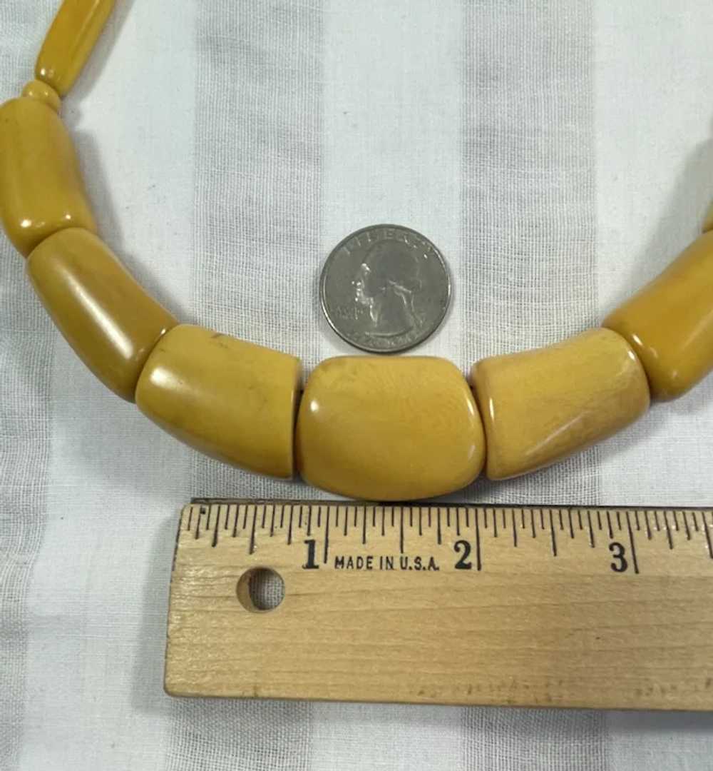 Antique Hand Carved Chinese Egg Yolk Amber Bead N… - image 12