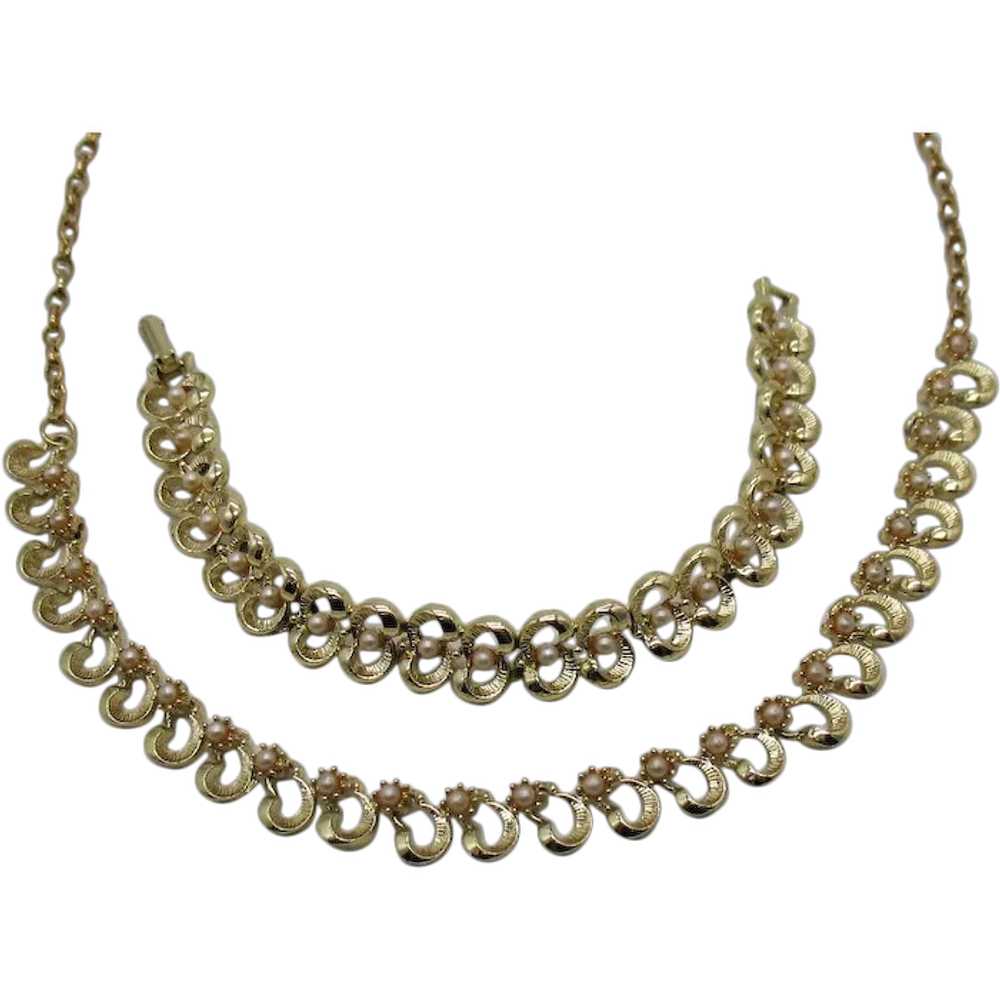 Golden Vintage Unsigned Coro Necklace Bracelet Se… - image 1