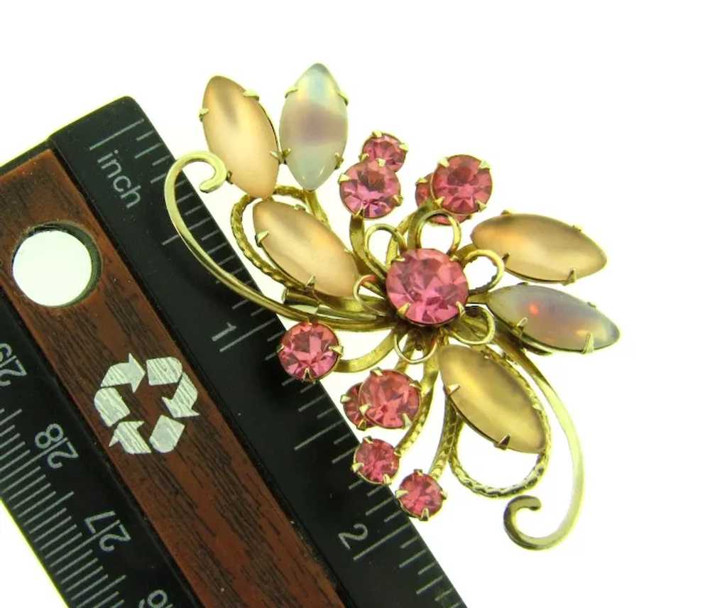 Vintage retro floral Brooch with pink and frosted… - image 3