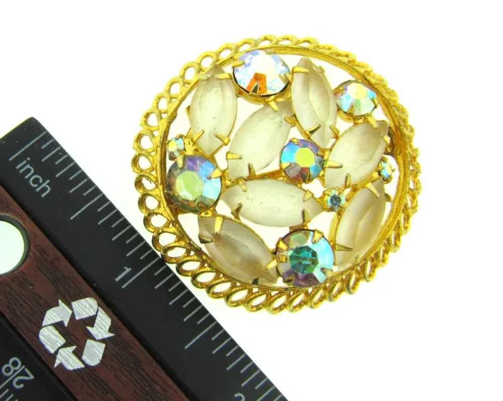 Vintage circular rhinestone Brooch with frosted a… - image 3