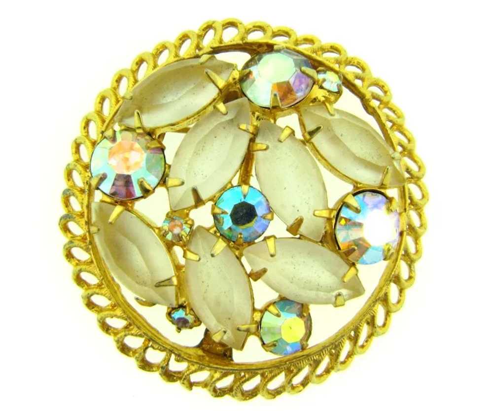 Vintage circular rhinestone Brooch with frosted a… - image 4