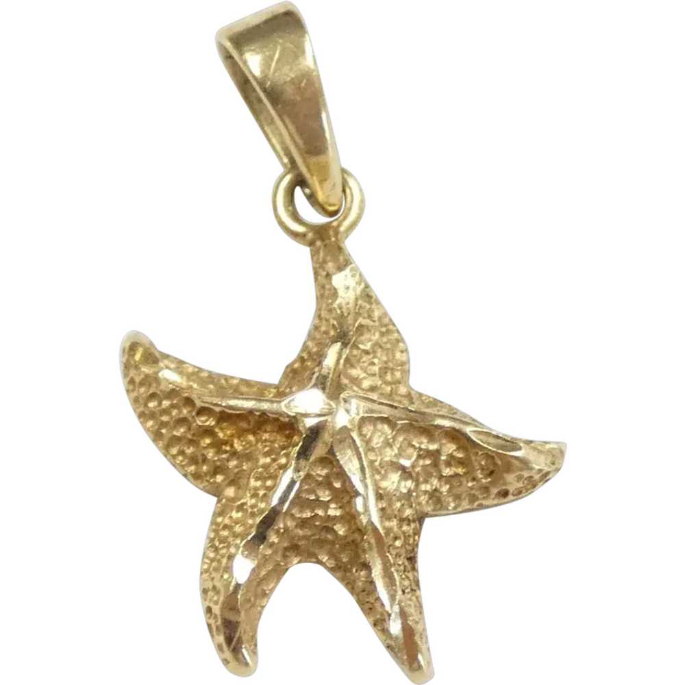 Gleaming Starfish Pendant 14k Yellow Gold - image 1