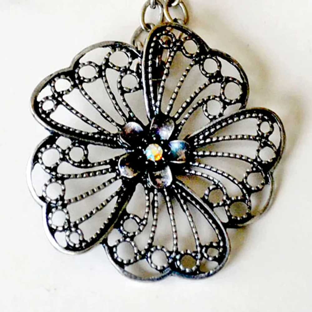 Necklace Openwork Flower Pendant with 30 Inch Cha… - image 3