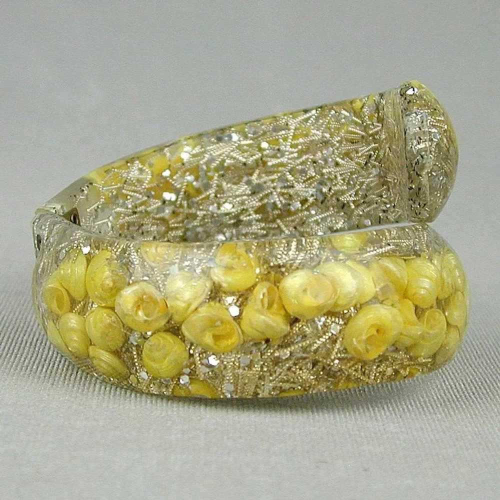 Vintage Lucite Clamper Bracelet Stuffed w/ Shells… - image 5