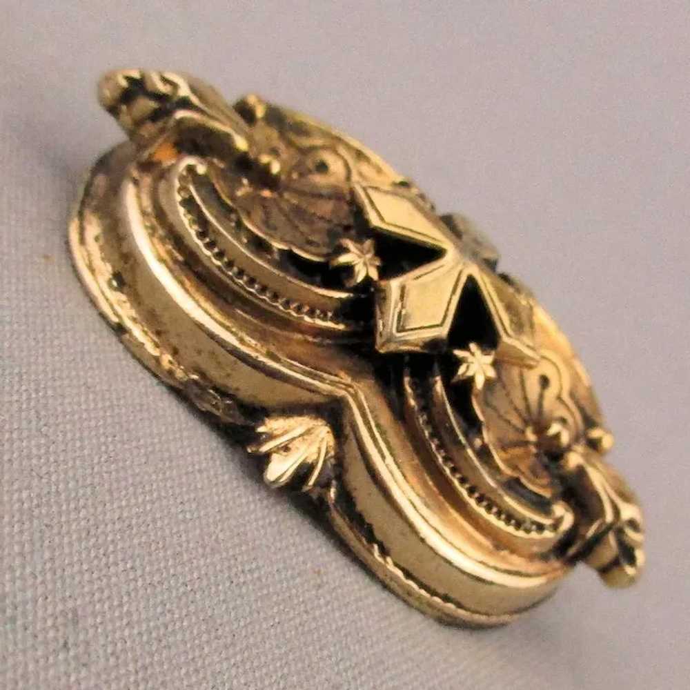 1930s Victorian Style Gilt Pin Brooch Ornate Over… - image 2