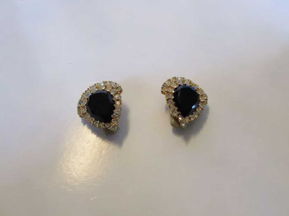 Vintage Ciner Clip On Earrings With Faux Onyx Sur… - image 2