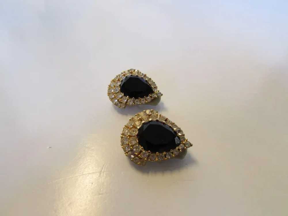 Vintage Ciner Clip On Earrings With Faux Onyx Sur… - image 3