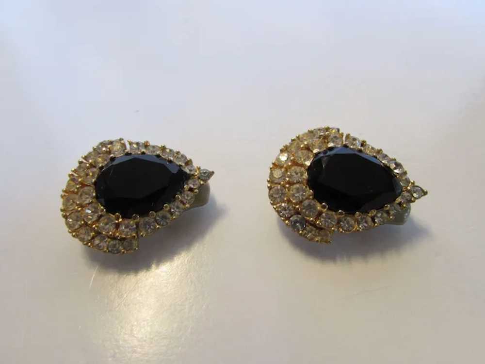 Vintage Ciner Clip On Earrings With Faux Onyx Sur… - image 4