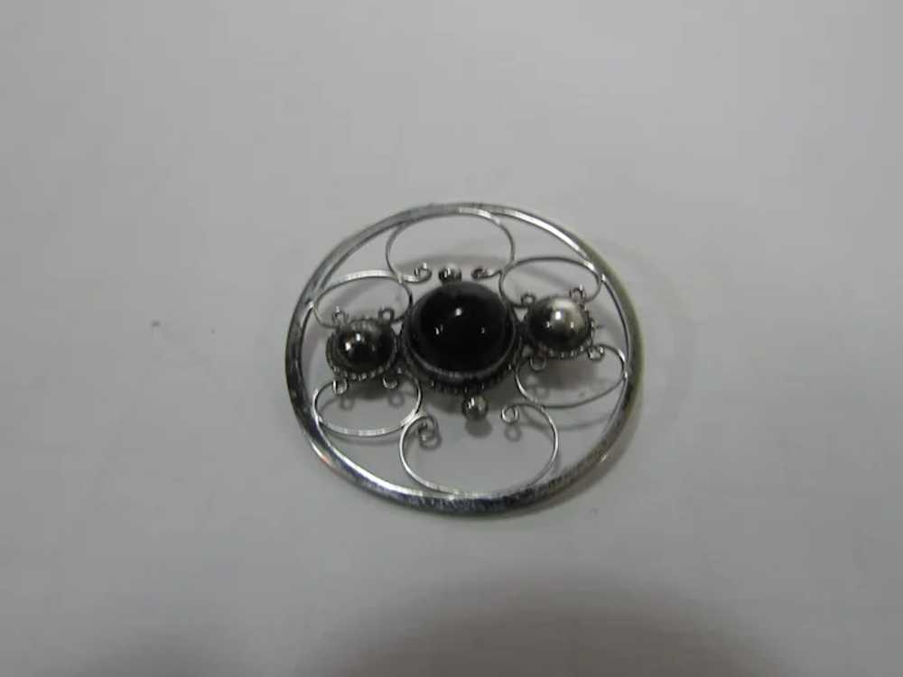 Sterling Silver Circle Pin With Onyx Center - image 10