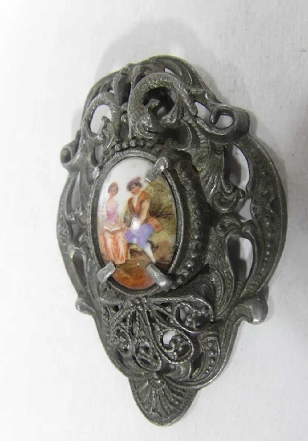 1940's Fur Clip With Hand Painted Ceramic Center - image 10