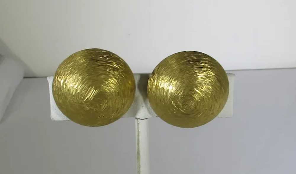 Vintage Napier Brushed  Goldtone Clip On Earrings - image 9