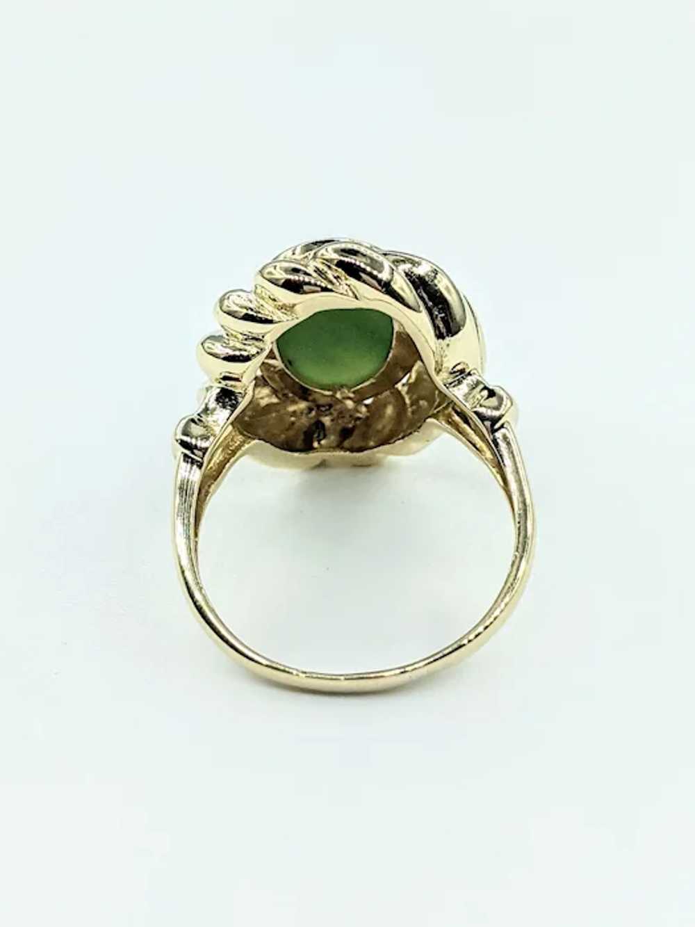 Jade & Scalloped 18K Yellow Gold Cocktail Ring - image 7