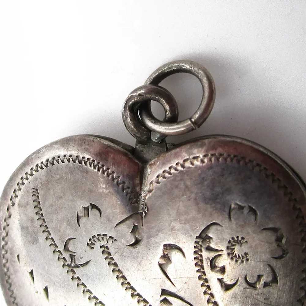 1920 Edwardian Hand Engraved Sterling Silver Hear… - image 3