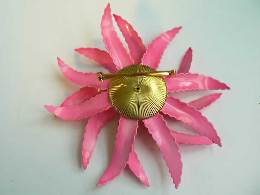 1960's Huge Enamel Metal Hot Pink Spider Mum Flow… - image 4