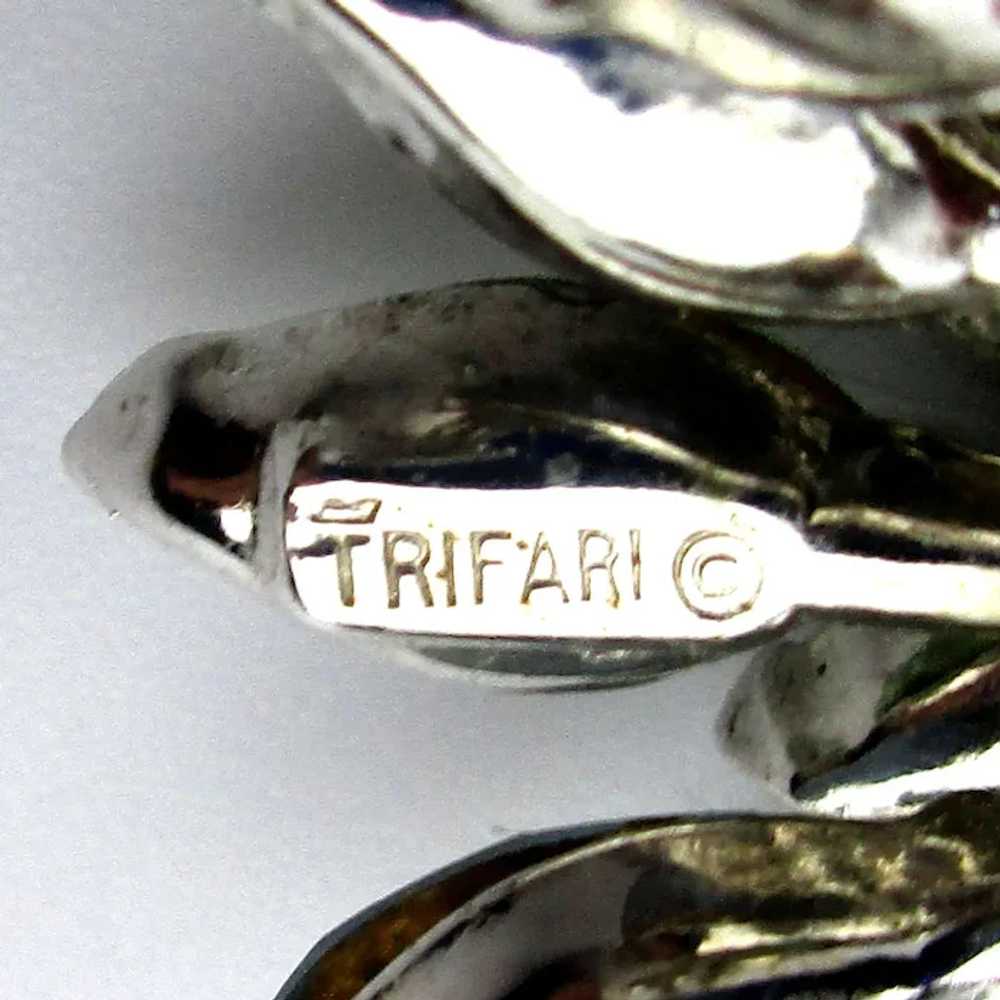 1950s Crown TRIFARI Rhinestone Flower Pin Brooch … - image 7