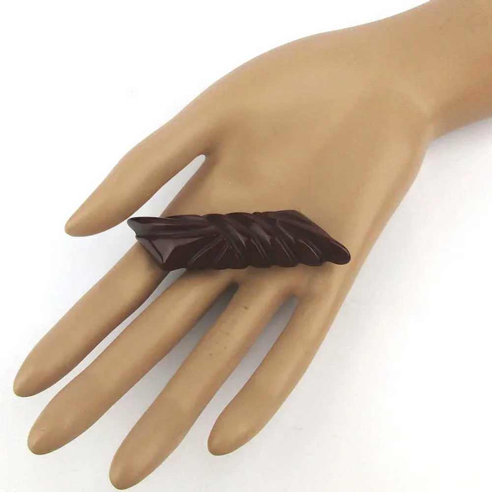 1930s Carved Chocolate Bakelite Pin Brooch - image 4