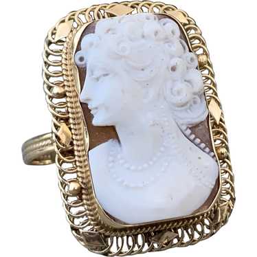 14K Yellow Gold Cameo Ring