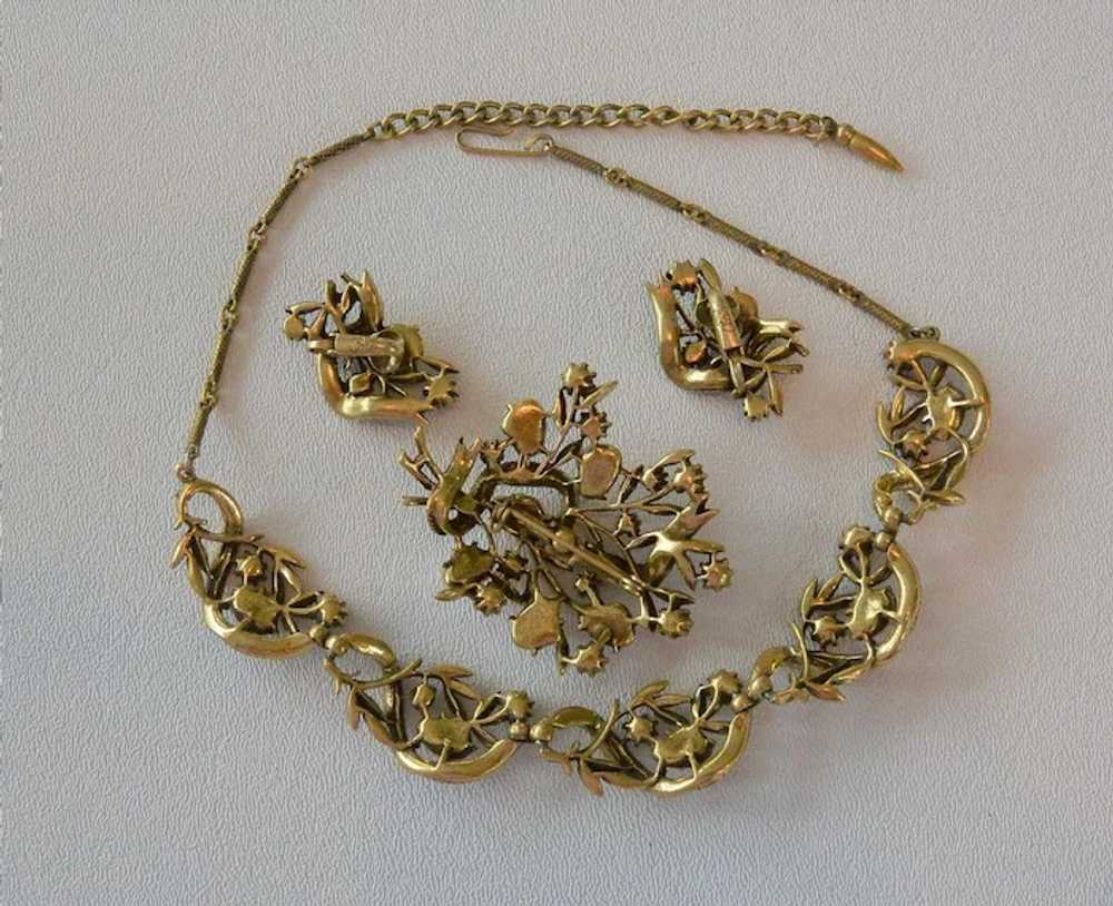 Coro Three Piece Necklace Set Baroque Faux Pearls… - image 7