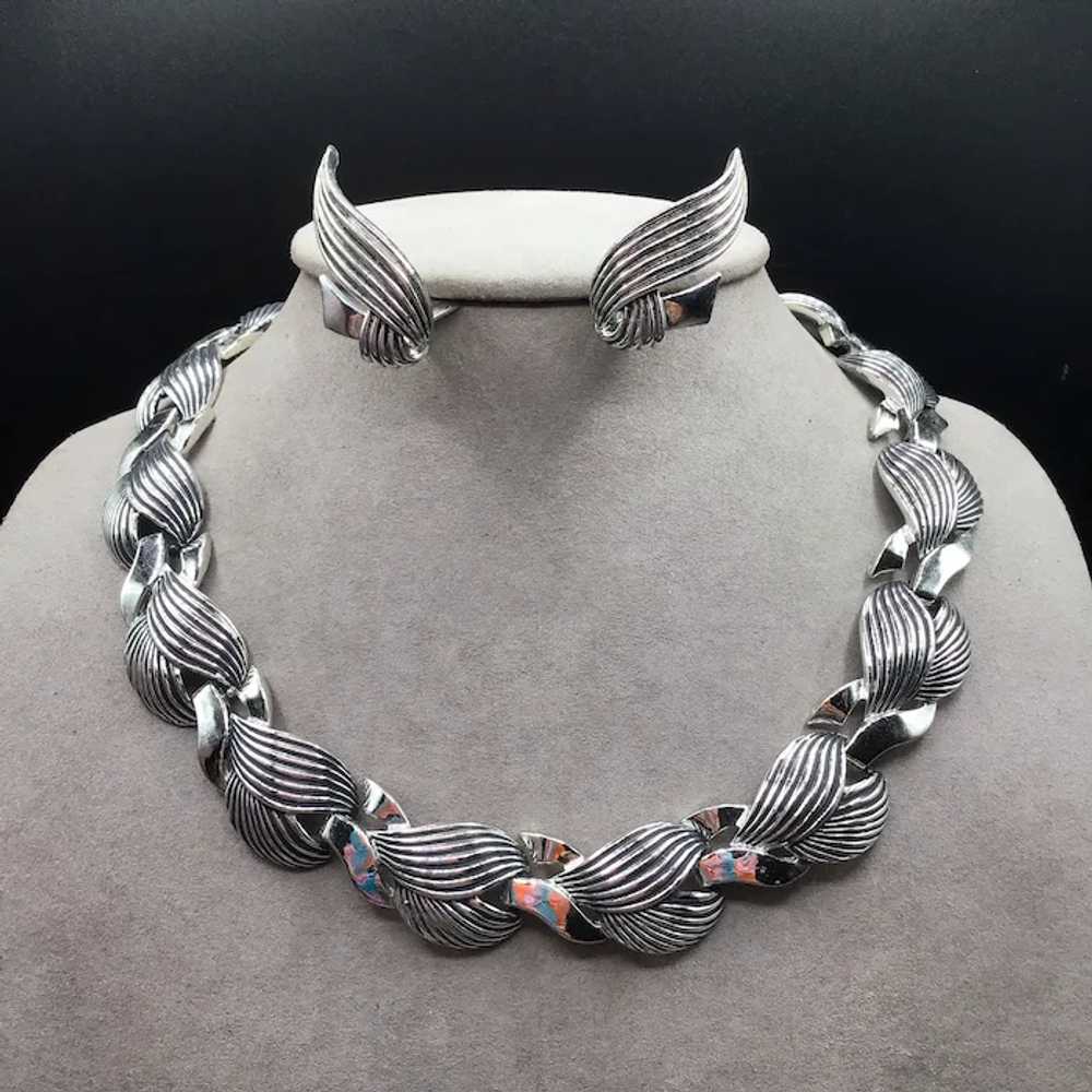 Vintage Silver Tone Necklace & Earrings Set Wavy … - image 2