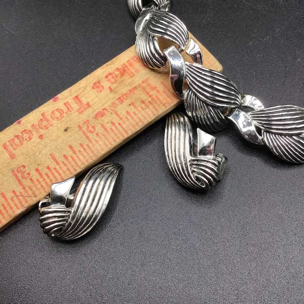 Vintage Silver Tone Necklace & Earrings Set Wavy … - image 7