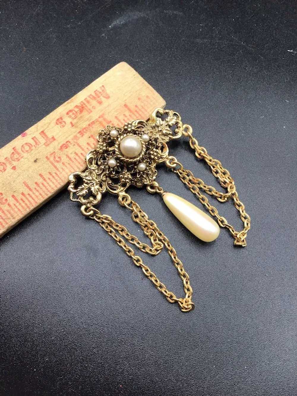 Vintage Florenza Style Dangling Brooch with Pearl… - image 5