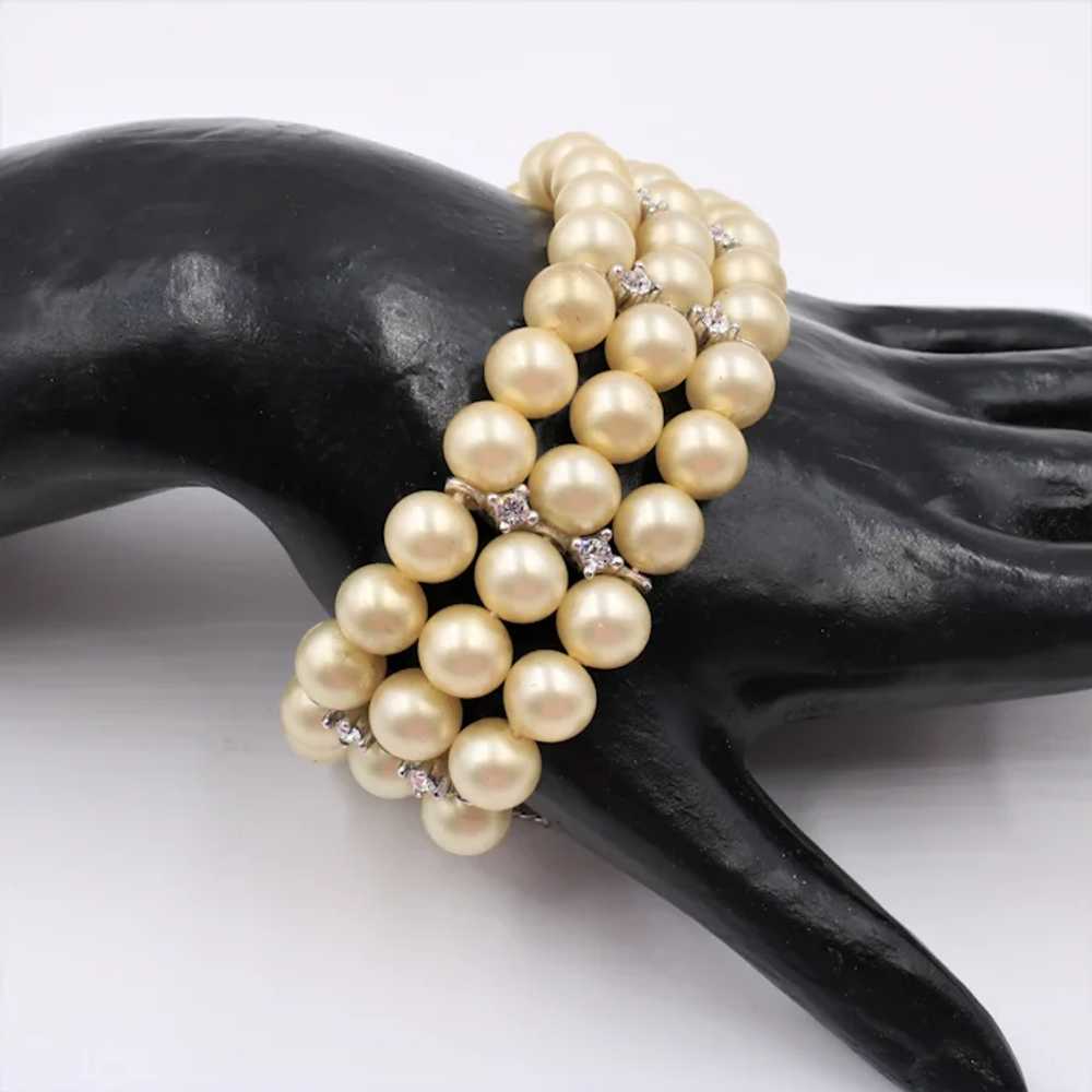 Bracelet Ciner Signed Triple Strand Glass Pearl E… - image 3