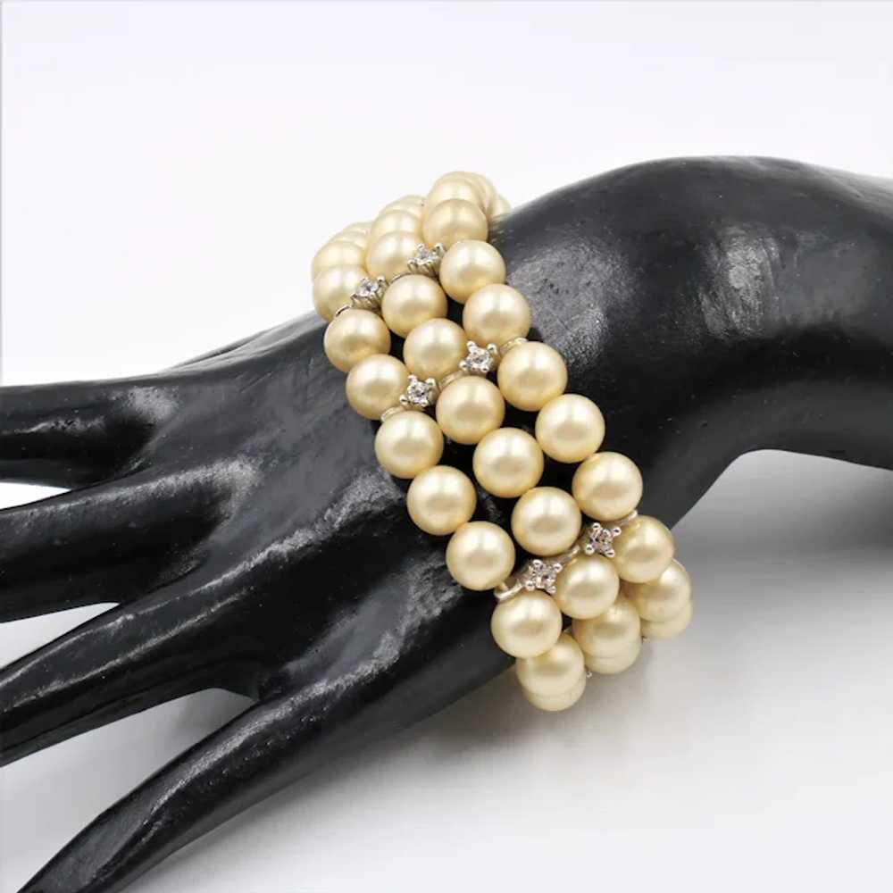 Bracelet Ciner Signed Triple Strand Glass Pearl E… - image 4