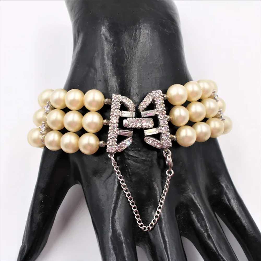 Bracelet Ciner Signed Triple Strand Glass Pearl E… - image 8