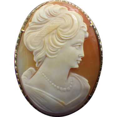 Italian Carved Shell Cameo Brooch or Pendant, 18k… - image 1