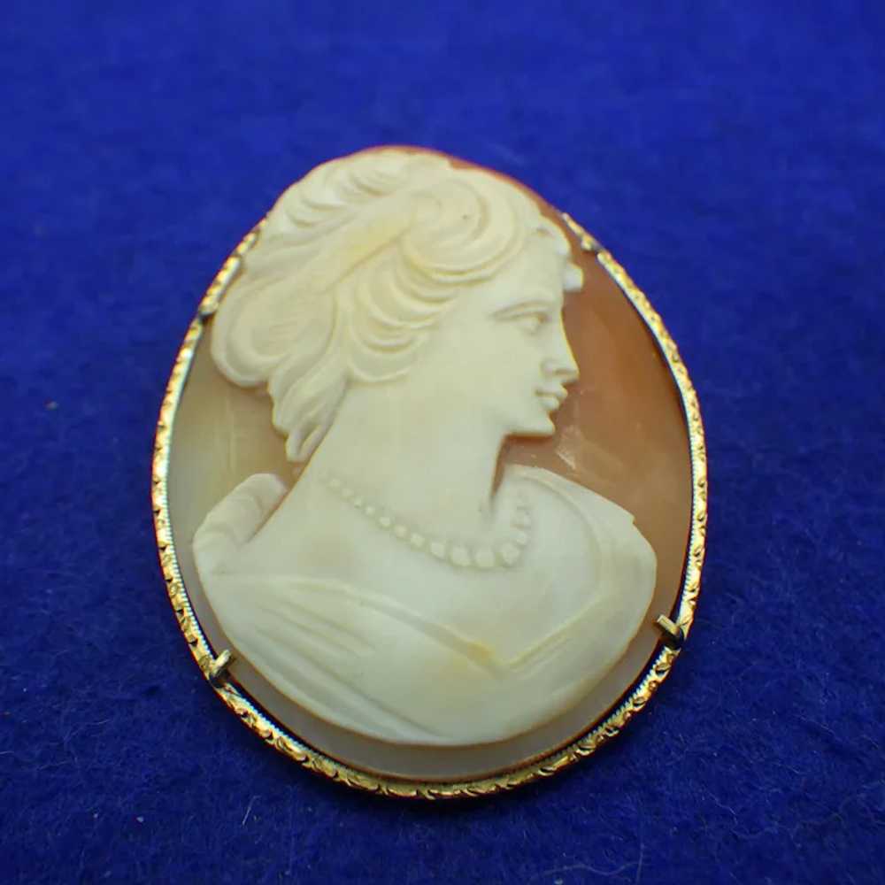 Italian Carved Shell Cameo Brooch or Pendant, 18k… - image 5